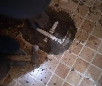 庐山卫生间漏水维修公司为您分享下卫生间渗水如何处理及注意事项